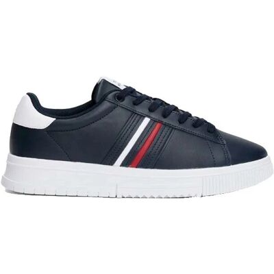 Baskets en cuir à logo en relief Tommy Hilfiger - Homme - Publicité Baskets en cuir à logo en relief Tommy Hilfiger - Homme - Publicité
