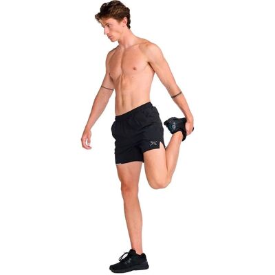Shorts Aero 5 pouces de 2XU - Noir/Argent Reflectif - Publicité Shorts Aero 5 pouces de 2XU - Noir/Argent Reflectif - Publicité