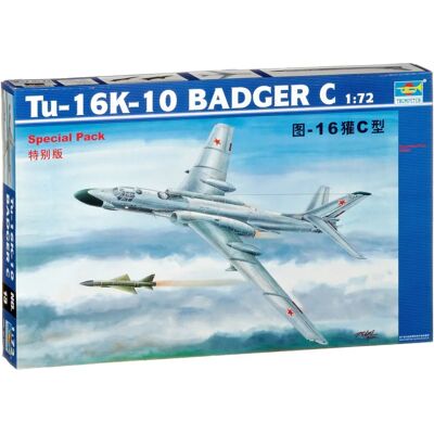 Kit modellino Tupolev Tu-16K-10 BADGER C 1/72 - Trumpeter Modello di aereo Kit modellino Tupolev Tu-16K-10 BADGER C 1/72 - Trumpeter Modello di aereo