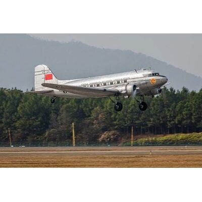 Trumpeter DC-3 1:48 Modellbausatz - Flugzeug Trumpeter DC-3 1:48 Modellbausatz - Flugzeug